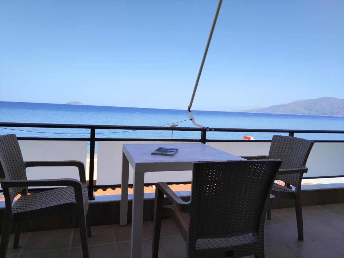 Villa Golden Ammos Sea View Каламаки Екстериор снимка