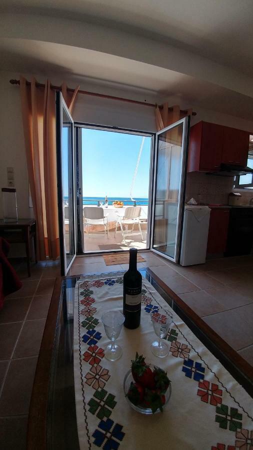 Villa Golden Ammos Sea View Каламаки Екстериор снимка