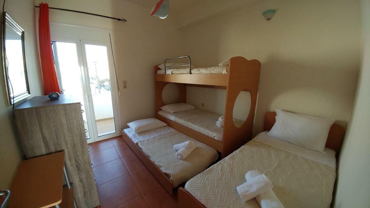 Villa Golden Ammos Sea View Каламаки Екстериор снимка