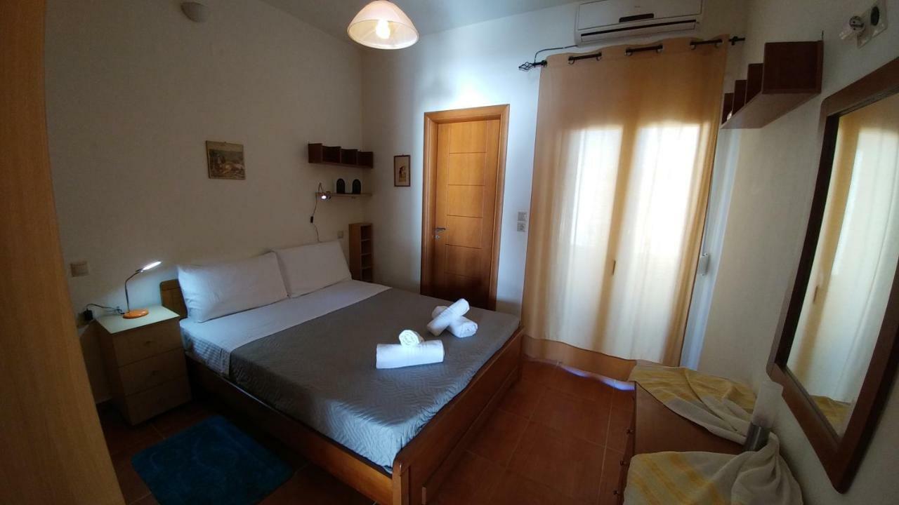 Villa Golden Ammos Sea View Каламаки Екстериор снимка