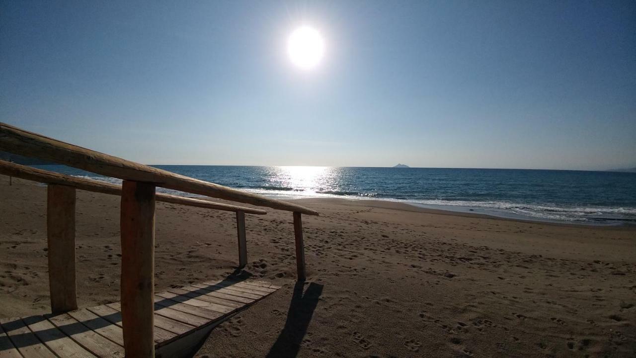 Villa Golden Ammos Sea View Каламаки Екстериор снимка